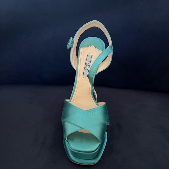 Prada heels - Picture 6 of 9